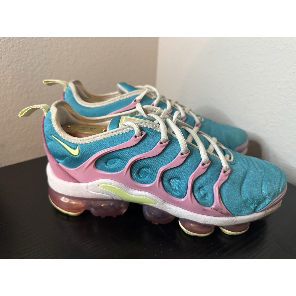Nike Air VaporMax Plus Womens Blue Pink Athletic Running Shoes Sneakers Size 8 - Picture 2 of 9